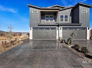 10 Ogden St, Cascade, ID 83611