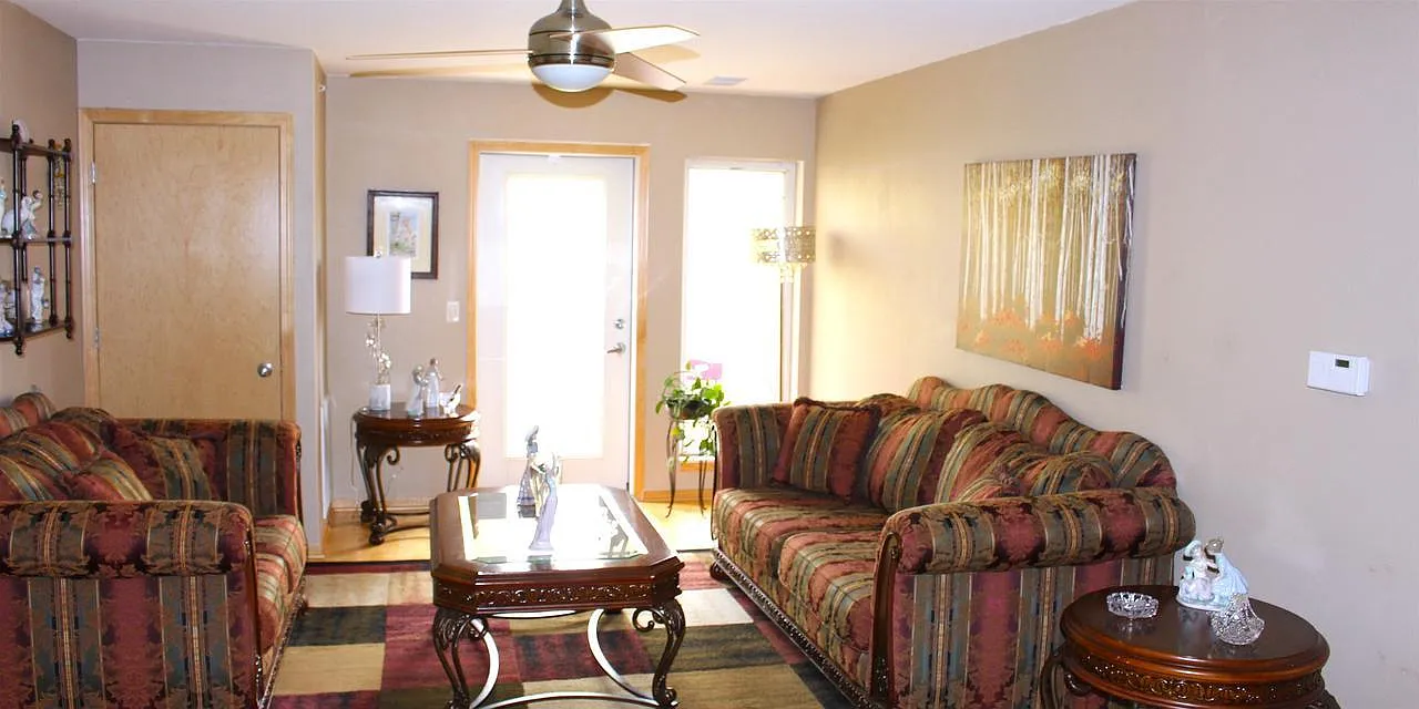 2 bed, 1235 sqft, $2,050 — Photo 3