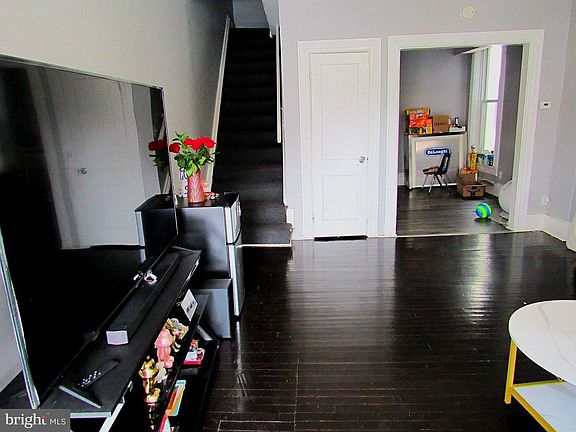 5th image of 34 W End Ave