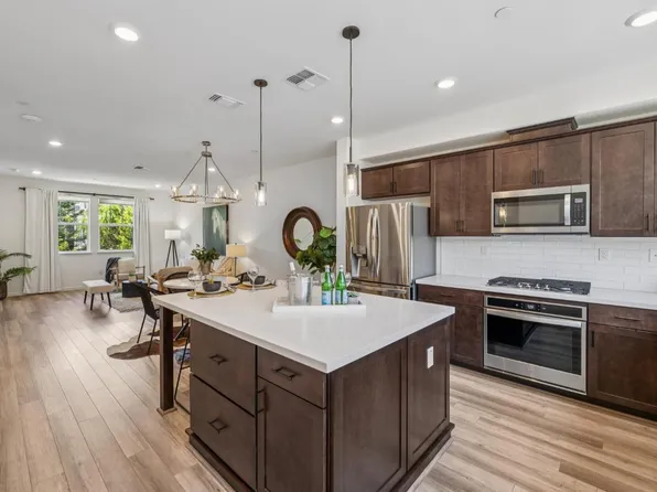 5 Orta Way, Novato, CA 94945