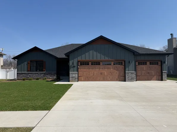 1356 Eagle Bluff Dr, Bourbonnais, IL 60914