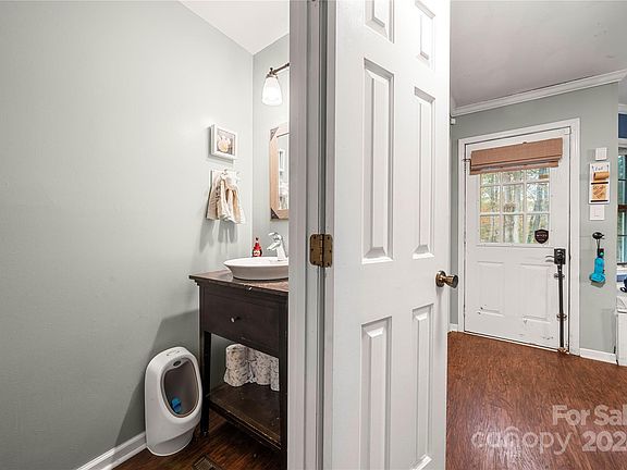 3rd image of 421 Saddlewood Dr