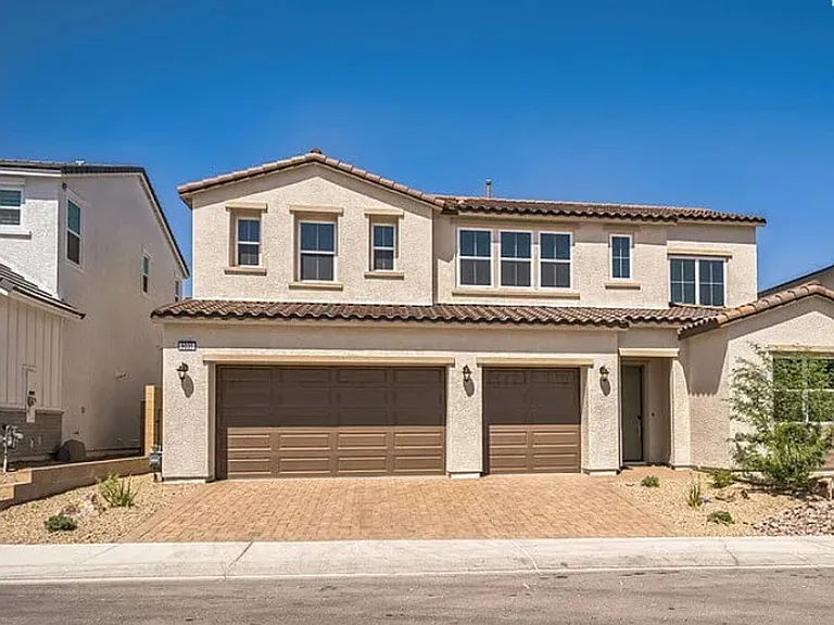 9031 Coastal Oaks St — Photo 2