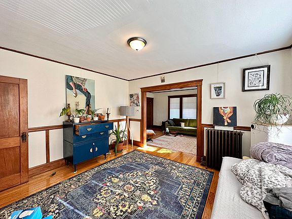 4th image of 290 Waverley Ave #1