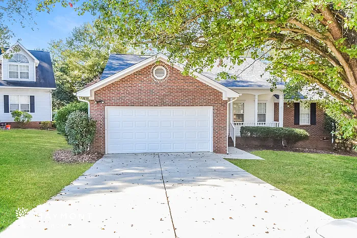106 Ascot Ct — Photo 1
