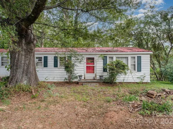 1345 28th St SW, Hickory, NC 28602