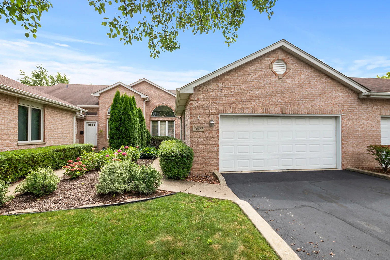 10937 Saffron Ct photo 1