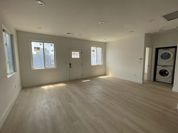 3rd image of 605 Enright Ave