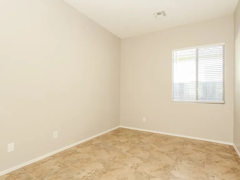 22110 N 104th Ln — Photo 12