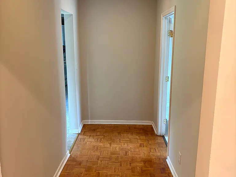 926 Pine St — Photo 18