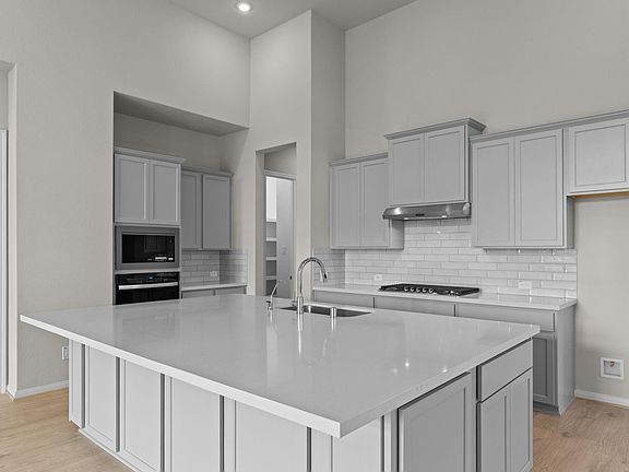 4th image of 2318 Gleaming Pear Dr
