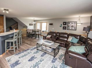 7693 Ponds Edge Path, Savage, MN 55378