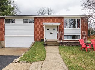718 7th Ave, Libertyville, IL 60048