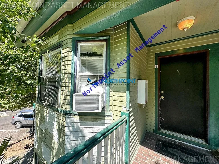 1401 F St #3 — Photo 20