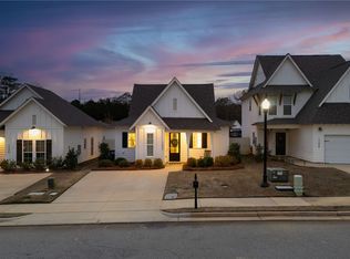 1244 Fox Tail Ln, Opelika, AL 36801