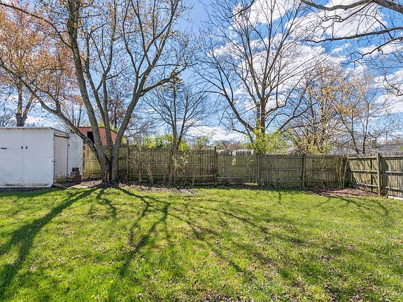 4th image of 2785 Sandhurst Dr