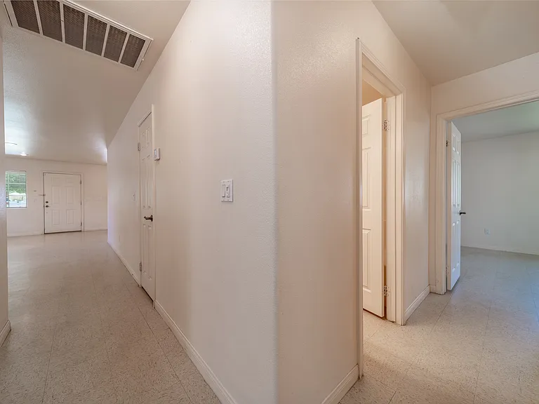 730 Pine Ave — Photo 7