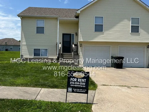 209-211 Birdie Dr, Pleasant Hill, MO 64080