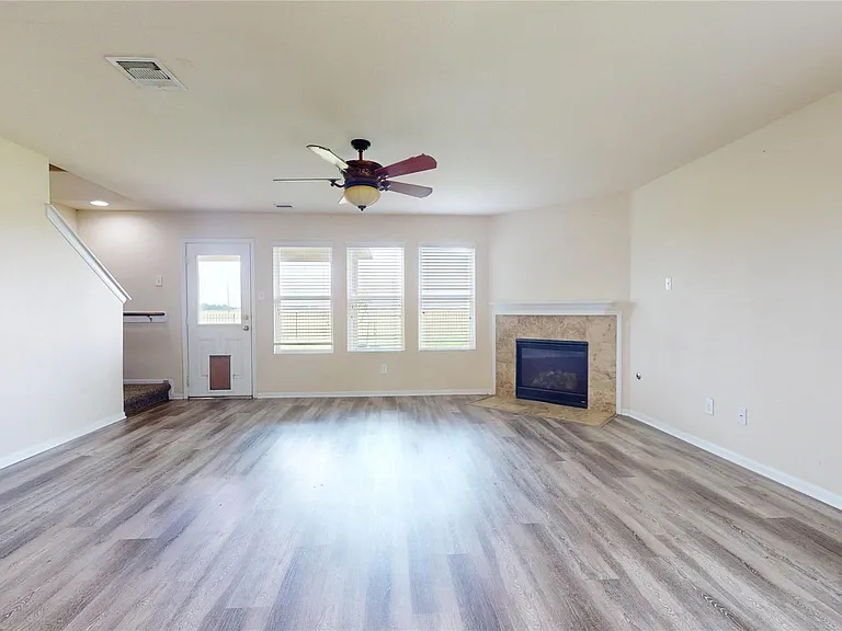 2102 Red Cedar Trl — Photo 8