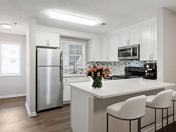 Aurora Village Premium Kitchen