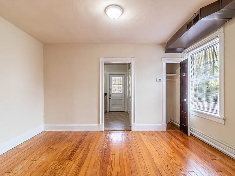 316 Tilden St #C — Photo 15