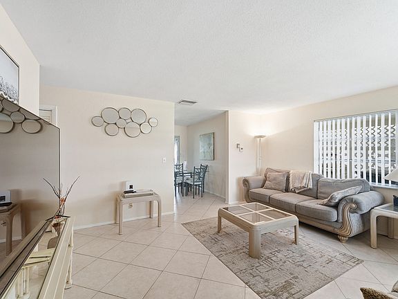 2nd image of 220 Leisure Blvd