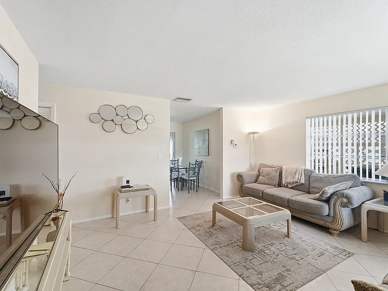 220 Leisure Blvd — Photo 2