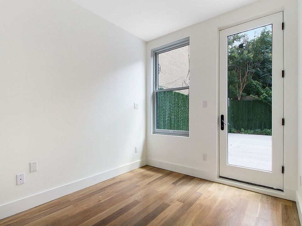 1st image of 920 Myrtle Ave #1A
