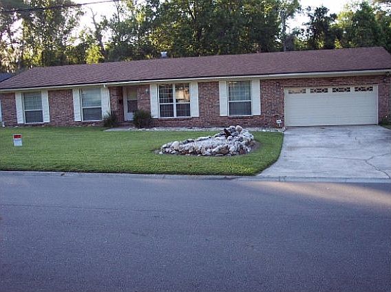 3rd image of 7141 Hanson Dr N