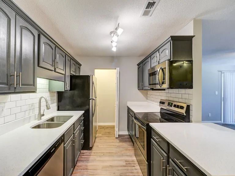 Triangle Park Apartments — Photo 12