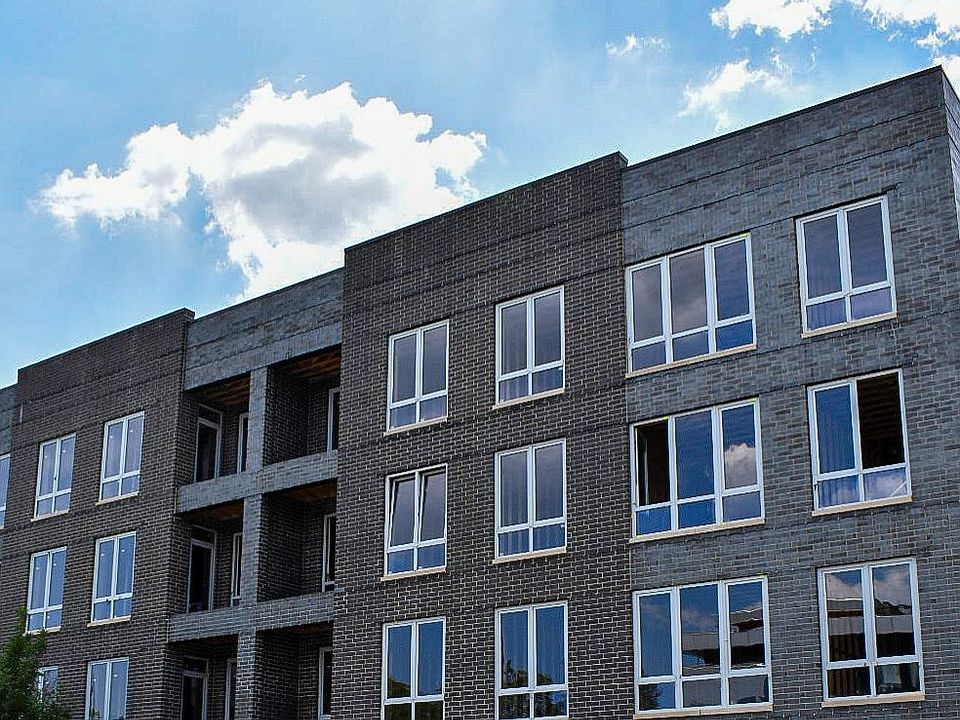 1st image of 2217 W Madison St #304