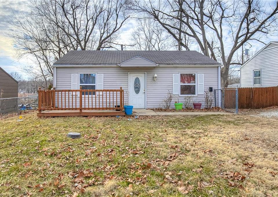 1st image of 2726 S 51st St
