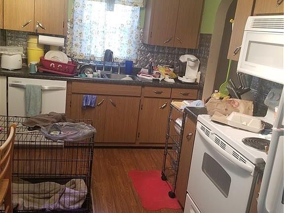 3rd image of 297 E Hopocan Ave