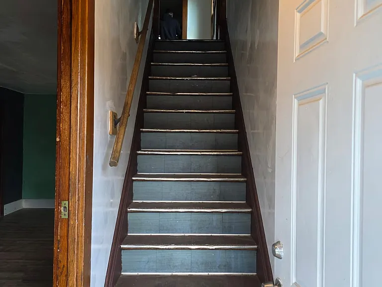 2256 Whitney Ave #2-1 — Photo 7
