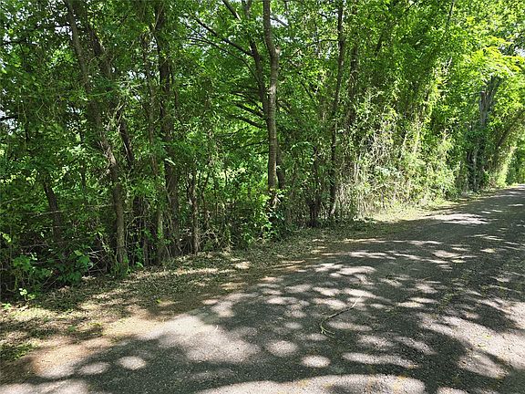 3rd image of County Road 1039