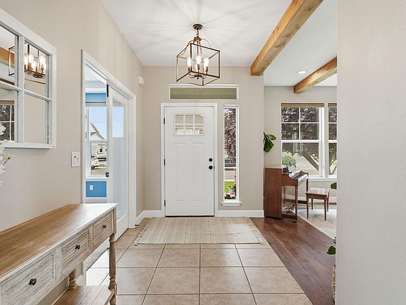 4th image of 4813 Bilbao Dr