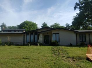 126 La Gorce Dr, Chesterfield, MO 63017