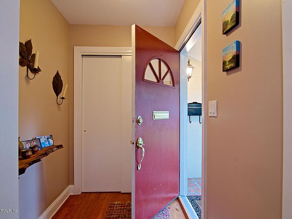 3rd image of 2854 Ionic Ave