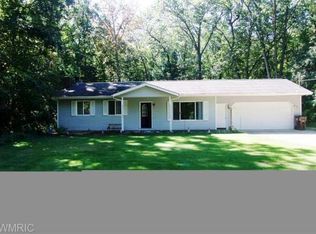 10372 N Cedar Dr, Grand Haven, MI 49417