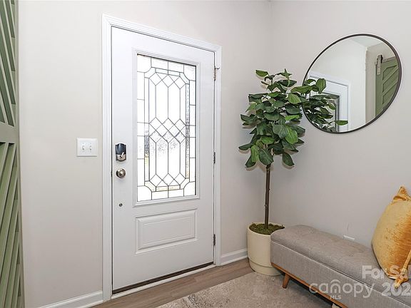 3rd image of 6806 Piper Thorn Way