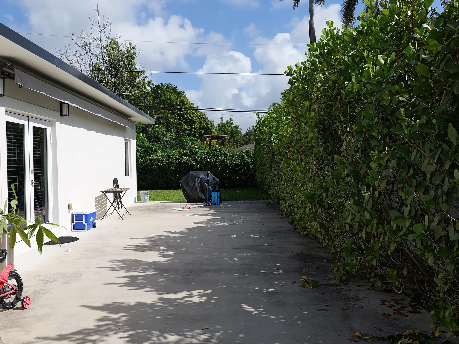3 bed, 1300 sqft, $4,700 — Photo 3