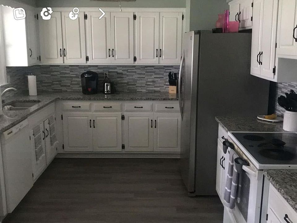 2nd image of 112 W North St