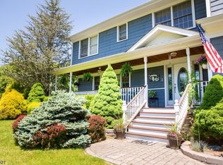 66 Old Farmers Rd, Long Valley, NJ 07853