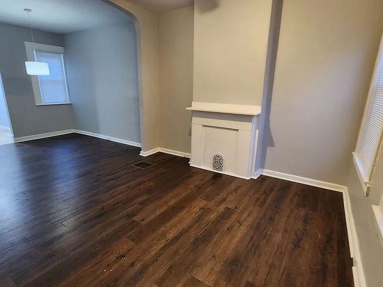 2516 N Jessup St — Photo 2