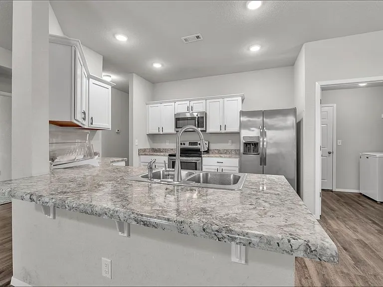 1170 S Kingfisher Ln — Photo 4