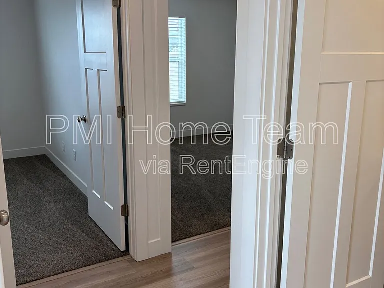 618 W Cozy Ln — Photo 10