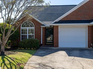 518 Garden Spring Dr, Simpsonville, SC 29681