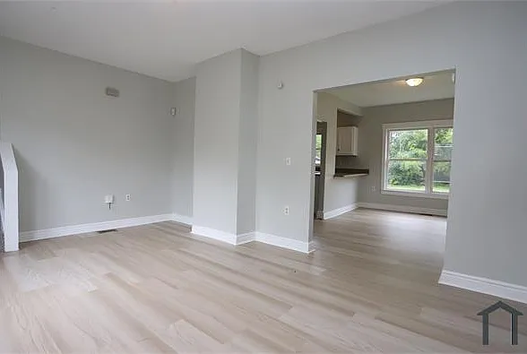 3 bed, $1,500 — Photo 1