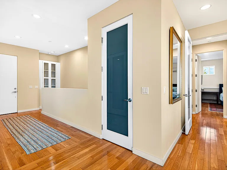4302 Ocean View Dr — Photo 43