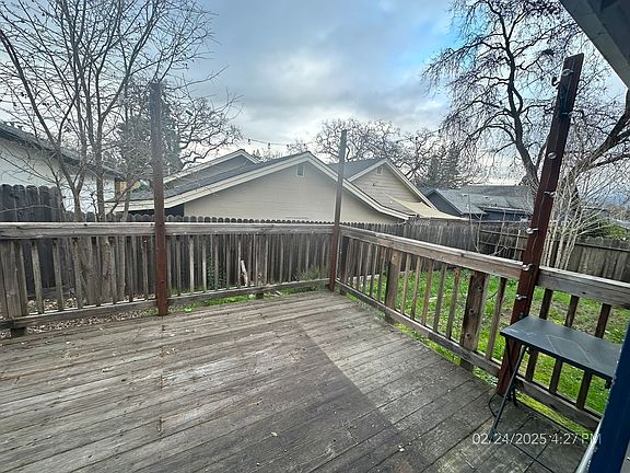 3rd image of 2912 Victoria Ct